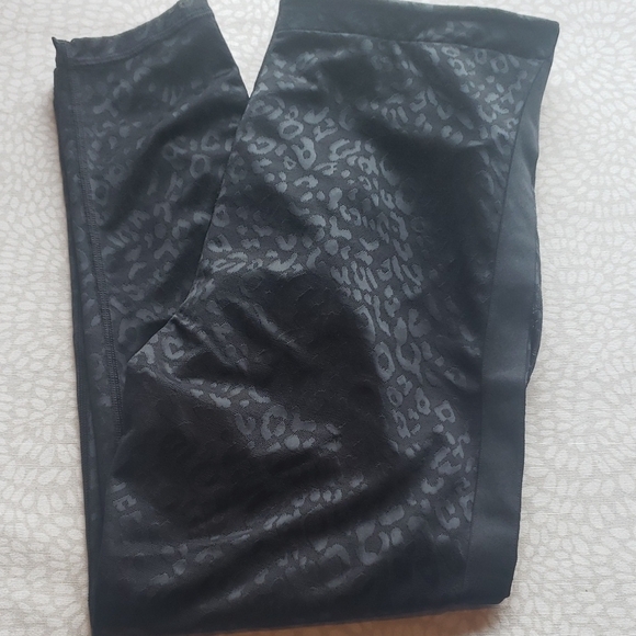 Victoria's Secret Pants - Victoria Secret High-Rise Performance Black Sheer Leopard Print Leggings Size L